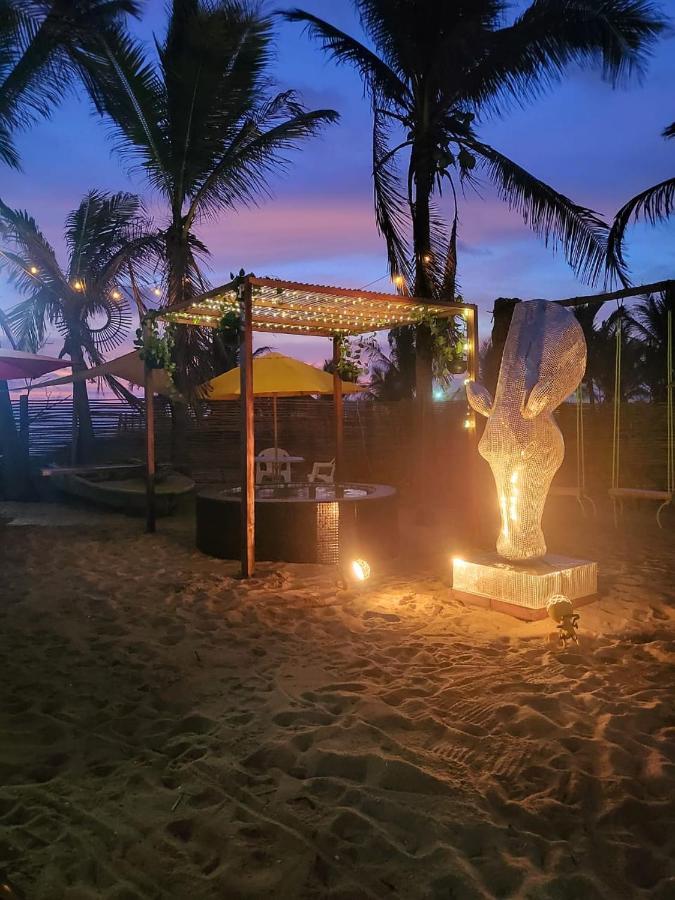 Amarok Hotel Marquelia Buitenkant foto